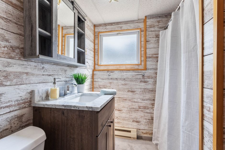 How Should I Plan a Bathroom Makeover Budget?